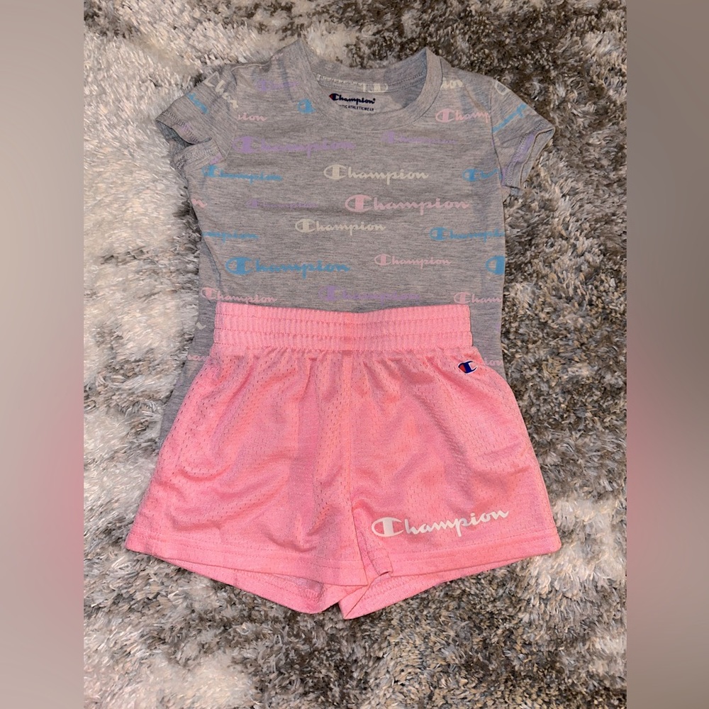 Champion 2-piece girls set. Size 4.